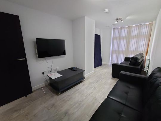 5 bedroom flat share to rent - Photo 1