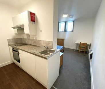 Studio to rent - Photo 1