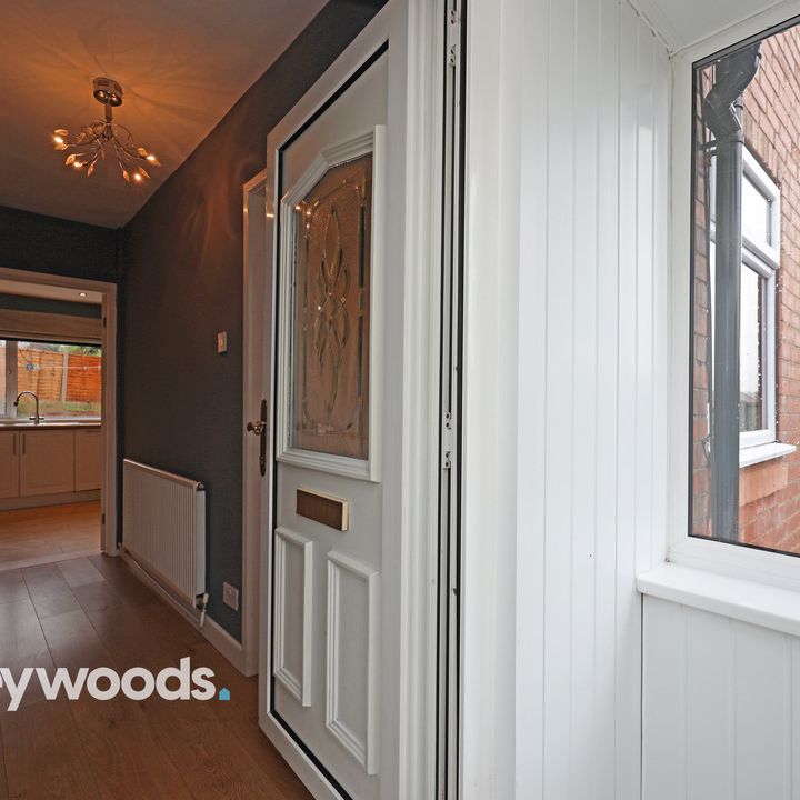 4 bed town house to rent in Windermere Road, Clayton, Newcastle-under-Lyme - Photo 1