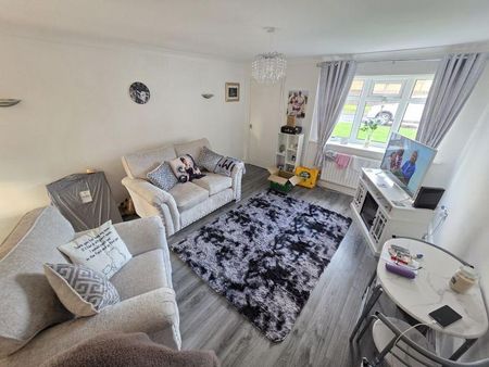 2 bedroom semi-detached house to rent - Photo 2