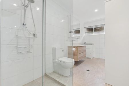 Spacious Unit in Brighton with Pool Access - Water & Electricity Included! - Photo 5