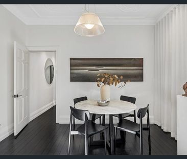 Impressively Stylish & Private Apartment - Photo 2