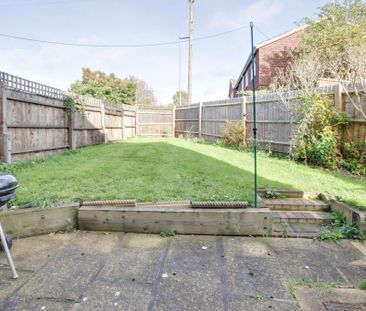 3 bedroom semi-detached house to rent - Photo 6