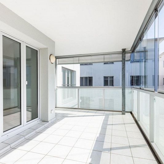 Moderne 3,5-Zimmer-Wohnung mit verglaster Loggia (1 Monat gratis) - Photo 1