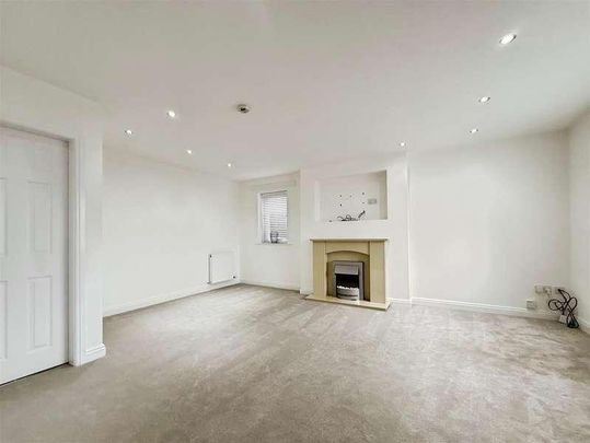 Crown Close, Formby, L37 - Photo 1