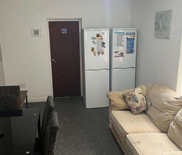 Rooms close to Hull Royal - Photo 4