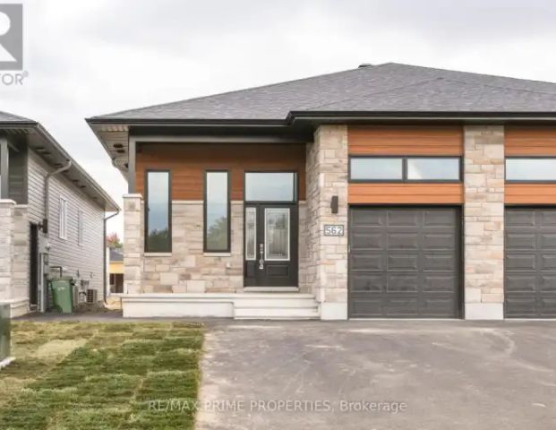 562 REGINA STREET | 562 REGINA STREET, Russell - Photo 1