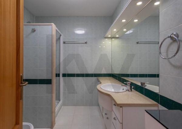 Apartamento T4 em Lisboa