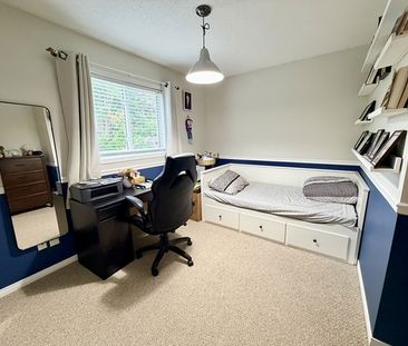 Southwest Barrie: 3 Bed, 2.5 Bath Detached Home, Churchland Dr. - Photo 4