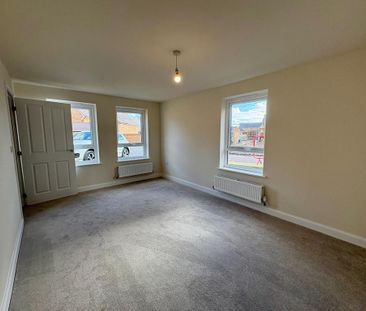 3 bedroom semi-detached house to rent - Photo 1