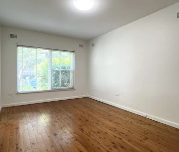 Spacious 2-Bedroom Unit In Heart Of Hurstville - Photo 4