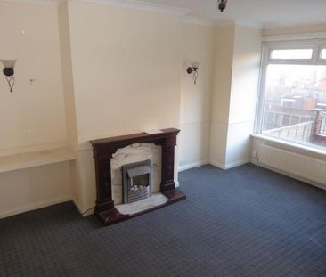 Sutherland Mount, Harehills, LS9 - Leeds - Photo 4