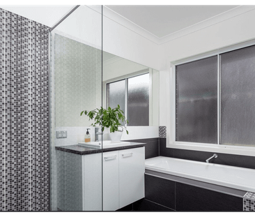 The Ultimate Family Entertainer with Pool and Theatre Room! APPLICA... - Photo 6