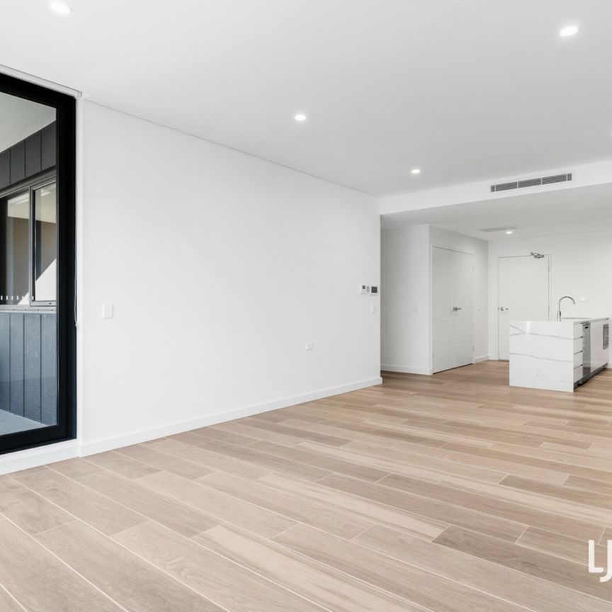 Beautiful 2 Bedroom Apartment - Available Now! - Photo 1