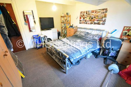 5 Bedroom Mid Terraced House for rent in Manor Drive - Photo 3