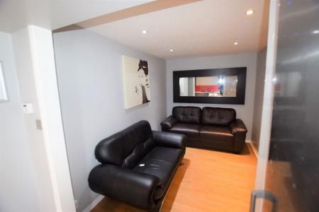 5 Bed Student House - Dickens Avenue - Photo 1