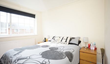 Fairfax Croft Copmanthorpe, York, - Photo 4