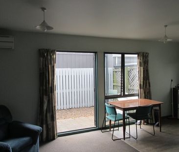 ROOM 4 FOR RENT - Photo 2