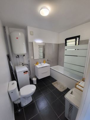 A LOUER - Saint-Denis - Bellepierre - Studio meublé de 37 m2 - Photo 1