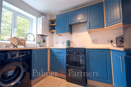 2 bedroom terraced house to rent - Photo 4