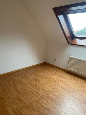 Leuk 2-slaapkamerappartement op de Grote Markt van Zelzate - Foto 3