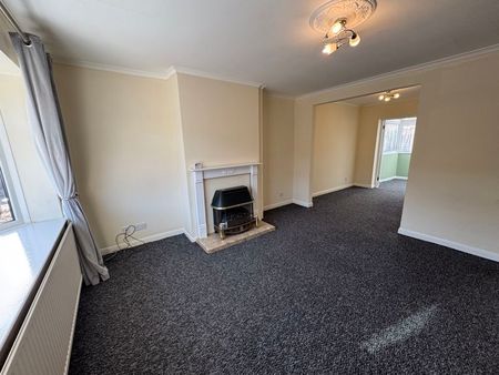3 bed house to rent in - Photo 2