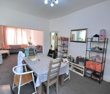 3 bedroom end of terrace house to rent - Photo 4