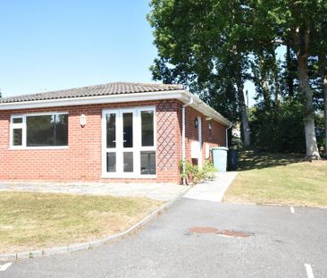 2 bedroom semi-detached bungalow to rent - Photo 3