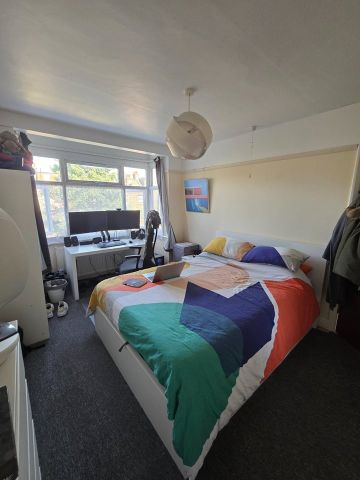 5 Bed Detached House, Brooke Road, E17 - Photo 4