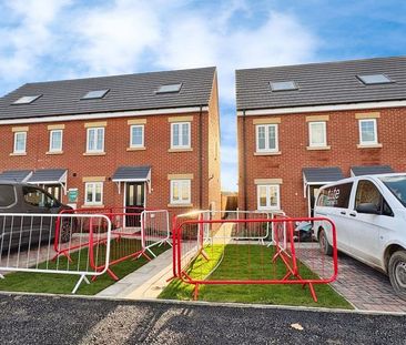 3 bedroom semi-detached house to rent - Photo 4