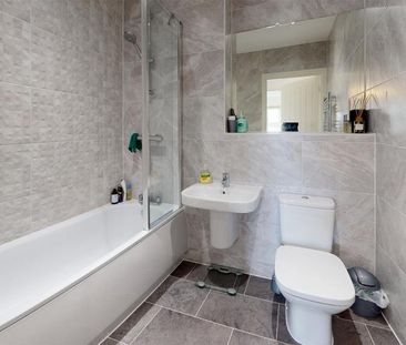 2 bedroom flat to rent - Photo 6