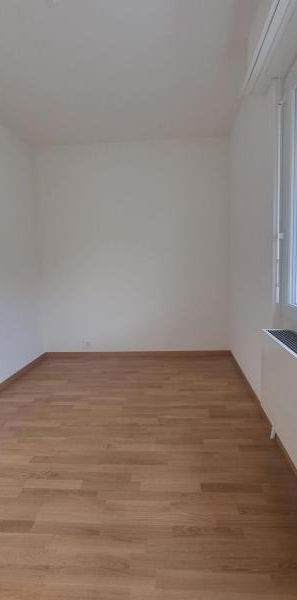 Appartement rénové de 2 pièces en attique - Foto 1