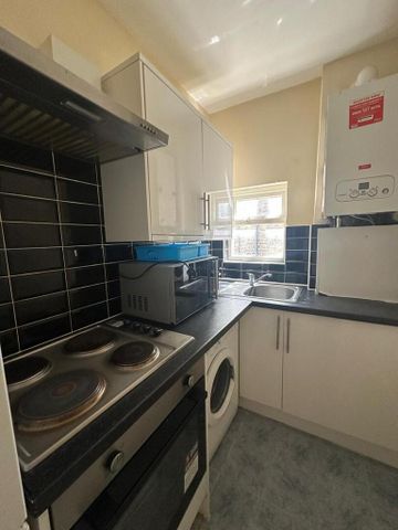 2 bedroom flat to rent - Photo 5