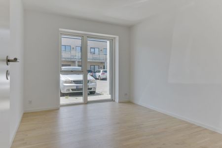 Skøn 3 værelses lejlighed med kort afstand til uddannelsesinstitution og indkøb - Photo 5