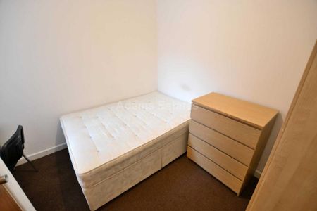 6 bedroom terraced house to rent - Photo 4