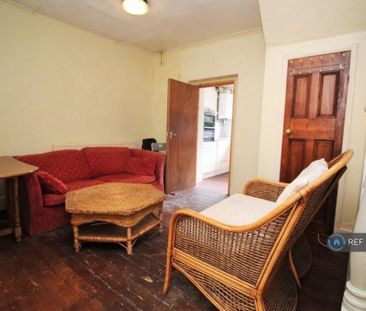 4 bedroom terraced house to rent - Photo 1