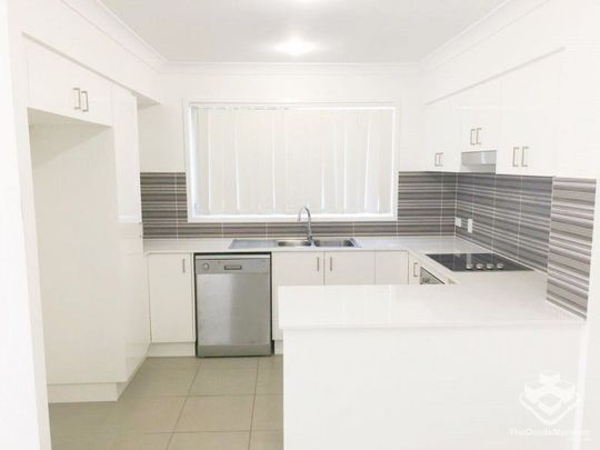 Lovely Townhouse In Calamvale For Rent !! Stretton Catchment - Photo 1