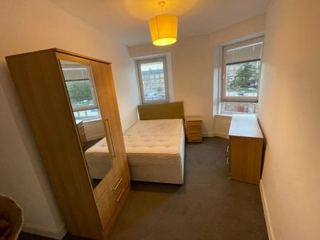 3 bedroom apartment to rent - Photo 3