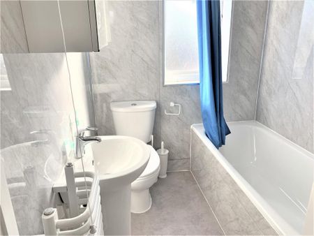 5 bedroom flat share to rent - Photo 4