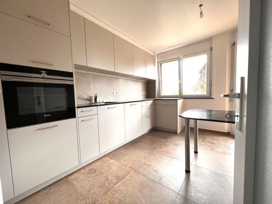 Bel appartement spacieux et rénové de 3.5 pièces, à 2 pas du CHUV - Photo 1
