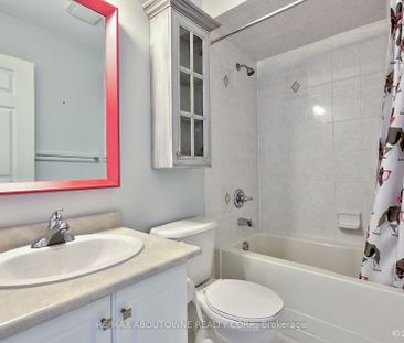 Townhouse For Lease | W8138970 - Photo 2