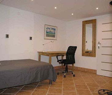 Bo i eget rum i stor villa - Photo 3