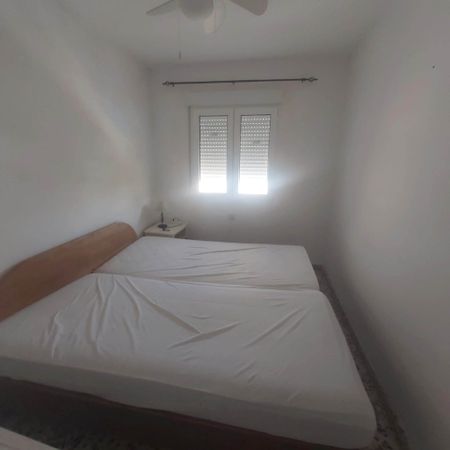 WINTER RENTAL. 2 bedroom 1 line apartment for rent in Denia - Photo 3