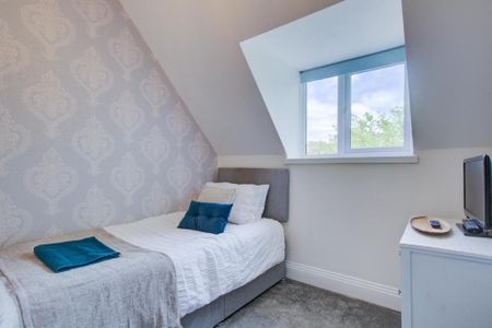 3 Bedroom Apartment - Second Floor - Photo 4