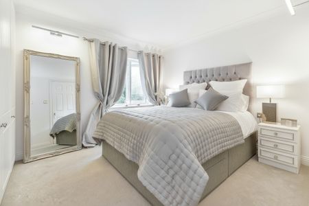 2 Bed Terraced House, London, SW18 - Photo 3