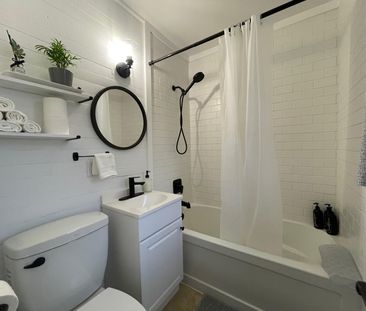 For Lease - 102 Gunn Street, Barrie, Ontario - Photo 1