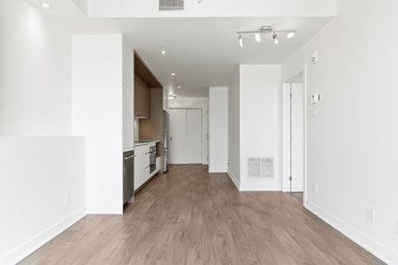 Condo for rent, Montréal (Saint-Laurent) - Photo 2