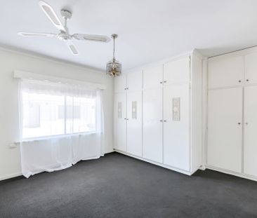 Spacious 2 bedroom unit close to City and Norwood. - Photo 5