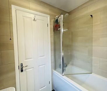 Room in a Shared House, Darmaine Close, CR2 - Photo 1
