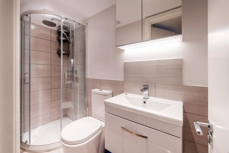 2 bedroom flat to rent - Photo 2